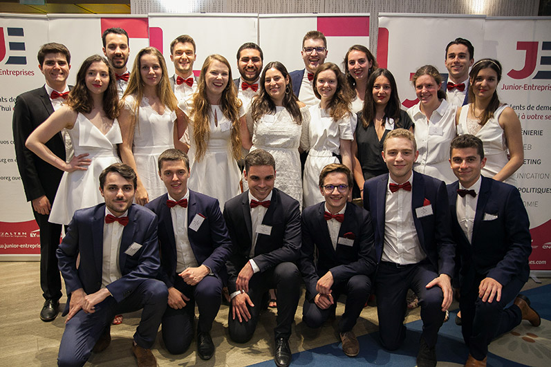 La nouvelle équipe de la CNJE